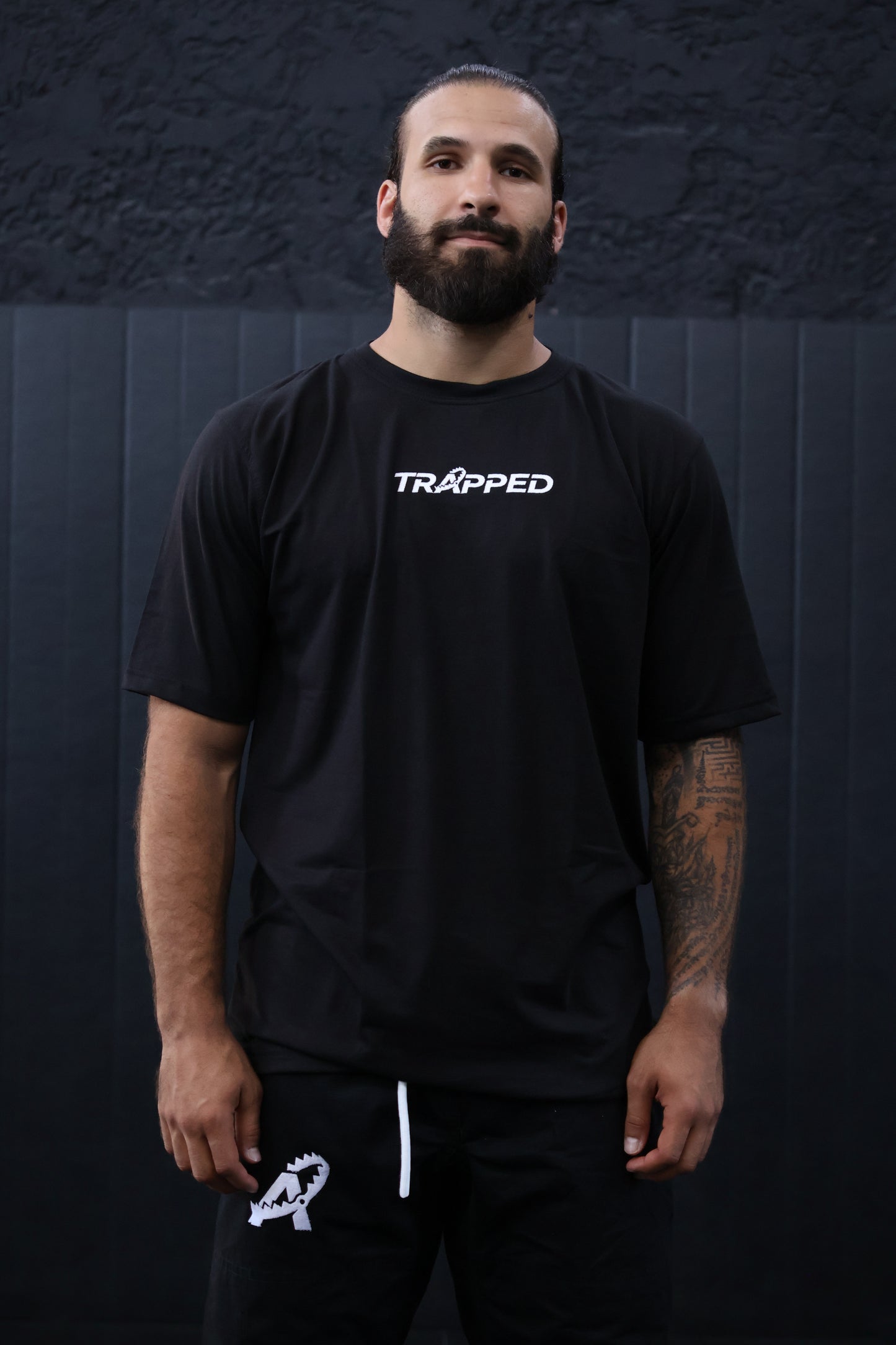 T-shirt TRAPPED noir